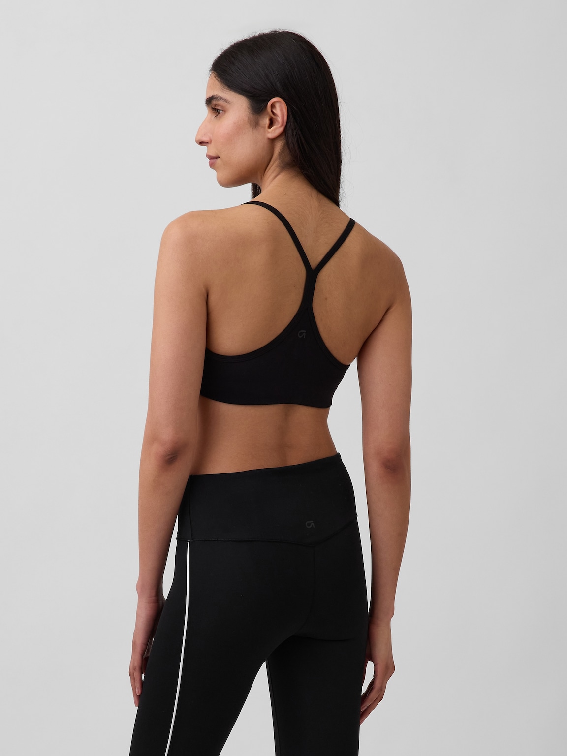 GapFit Smooth Racerback Sports Bra