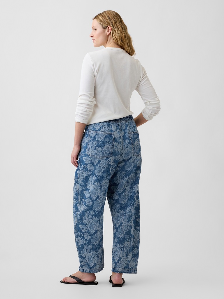 Mid Rise Print Pull-On Barrel Jeans