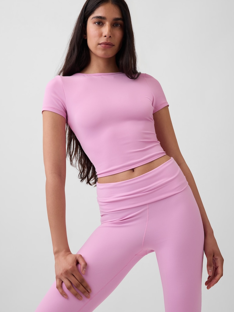 GapFit Smooth Reversible Wrap Crop Top