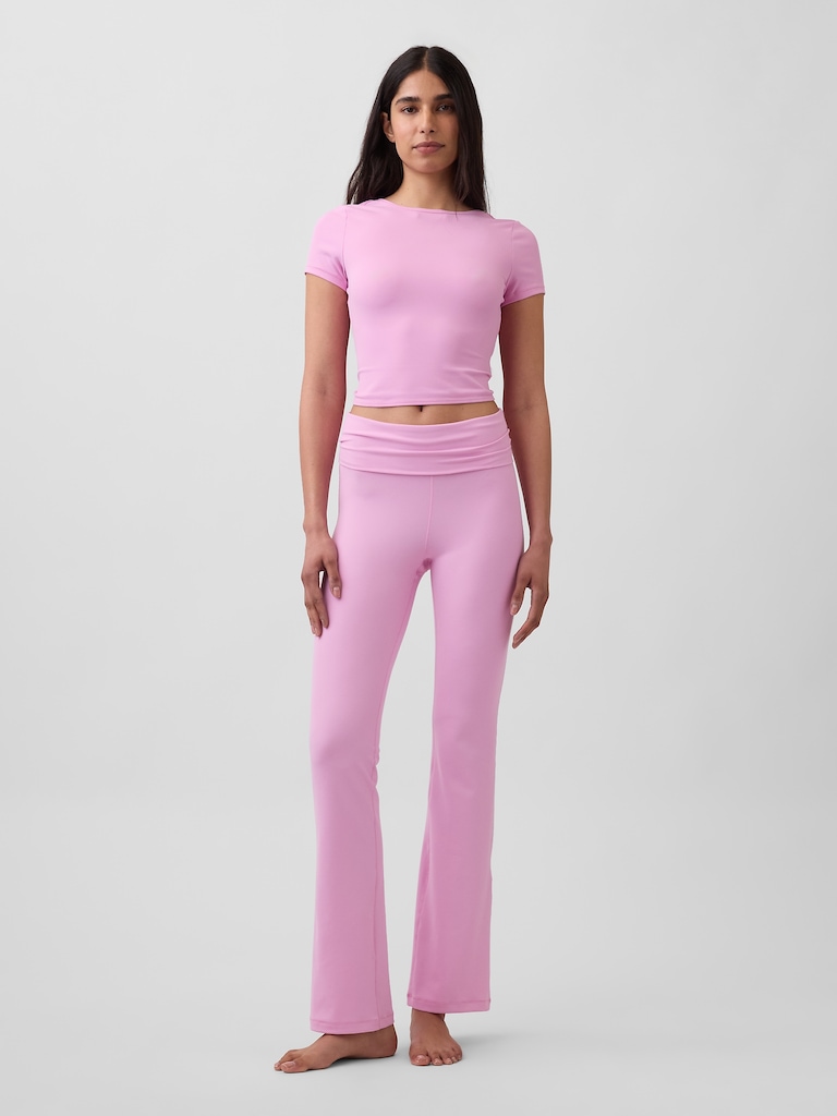 GapFit Smooth Reversible Wrap Crop Top