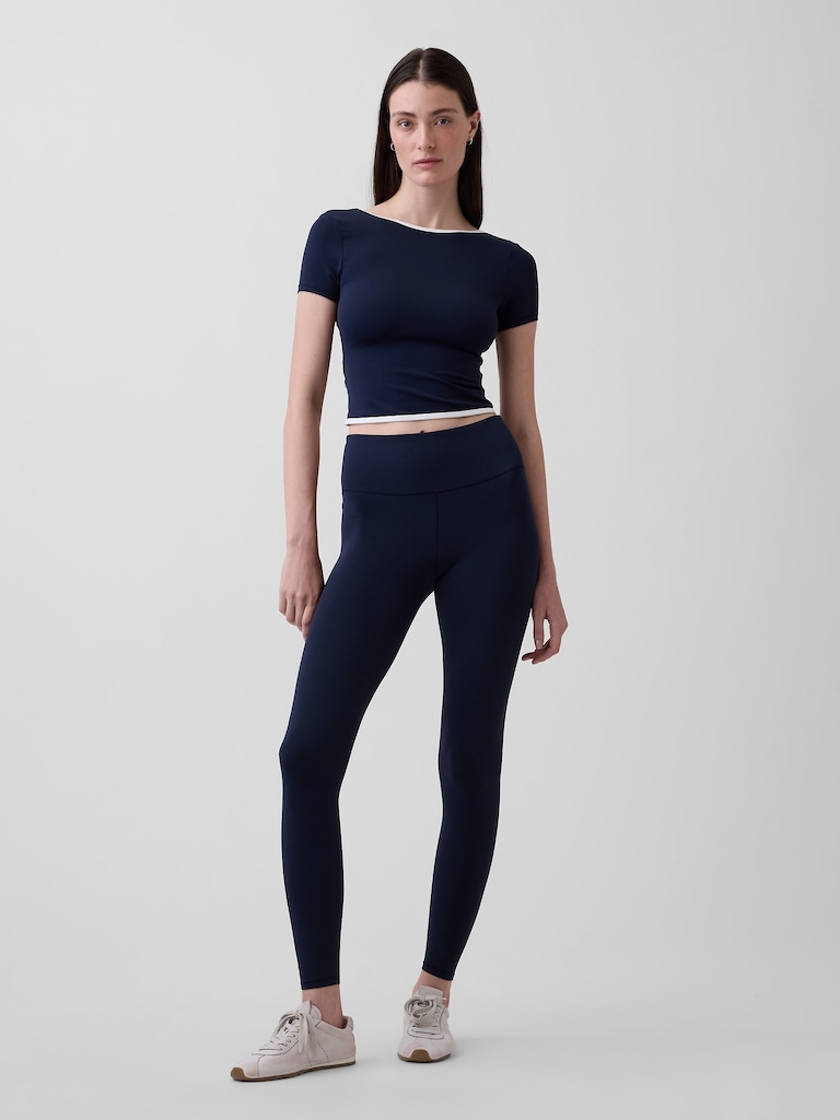 GapFit Smooth Reversible Wrap Crop Top