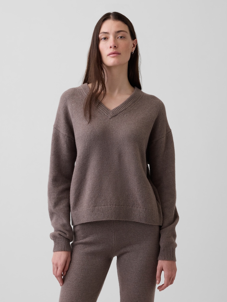 CashSoft Oversized V-Neck Sweater