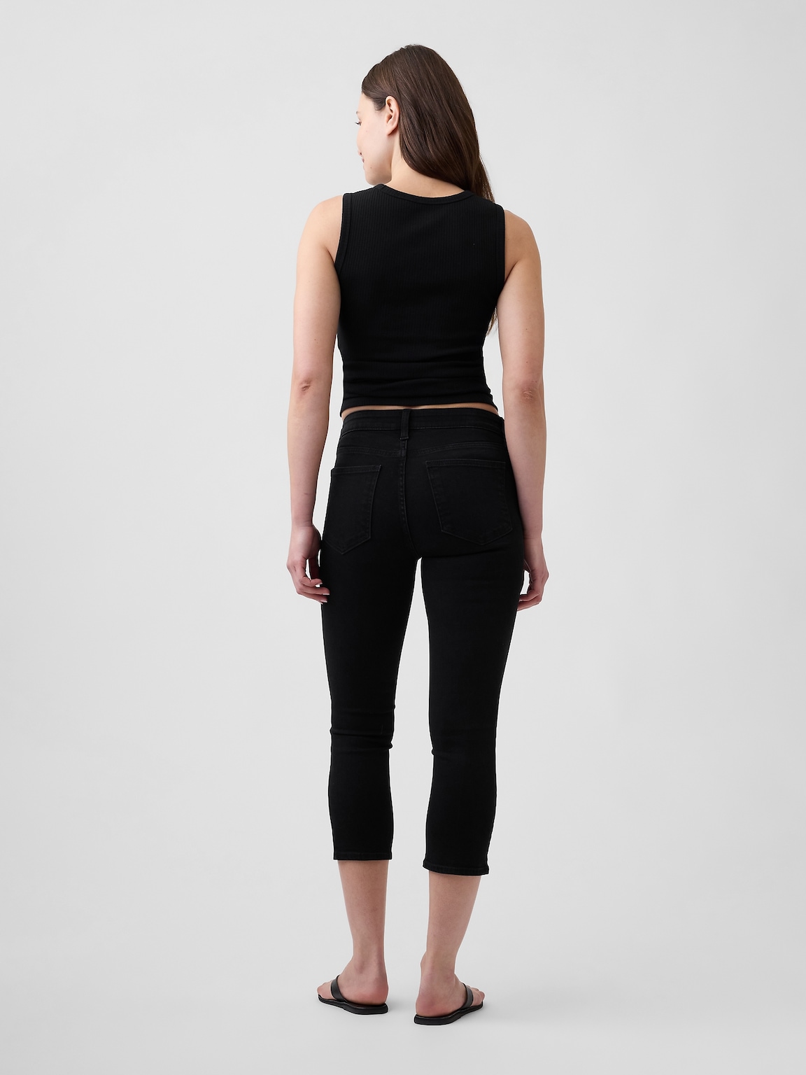 Mid Rise Universal Capri Jeans