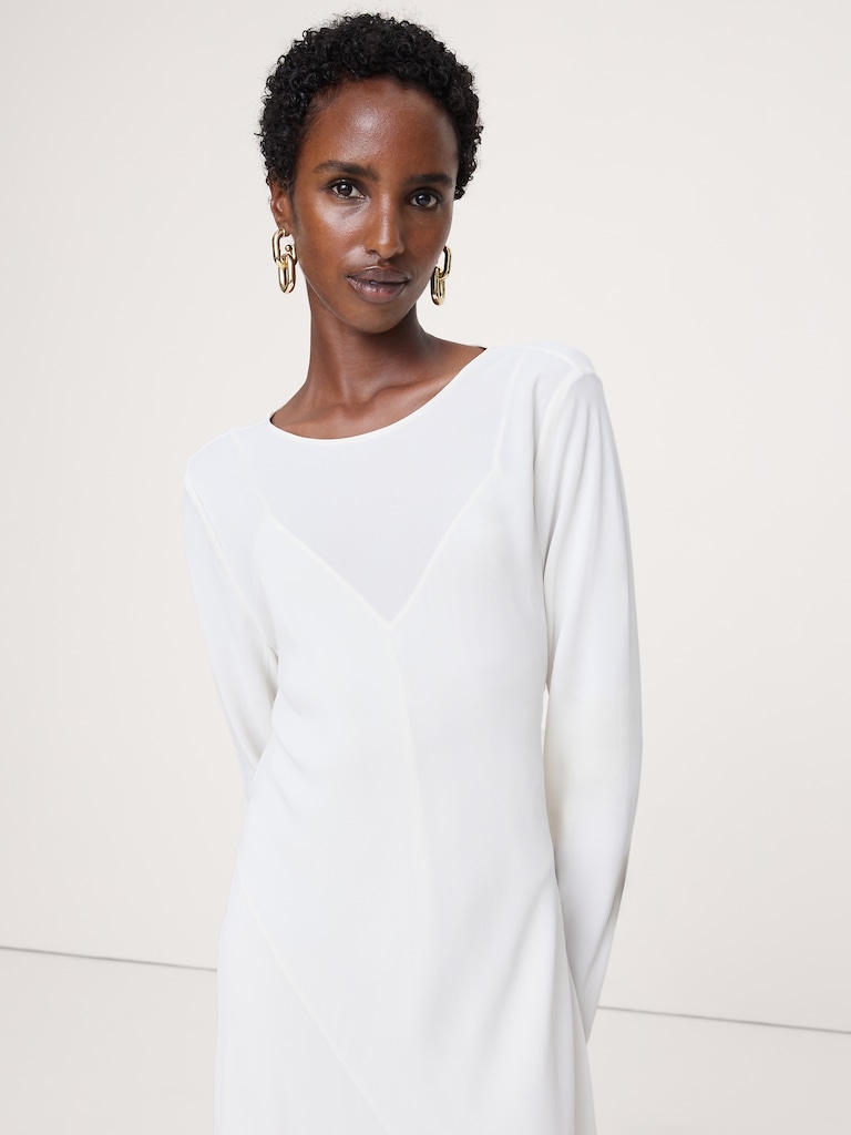 Robe longue en mousseline coupée en biais