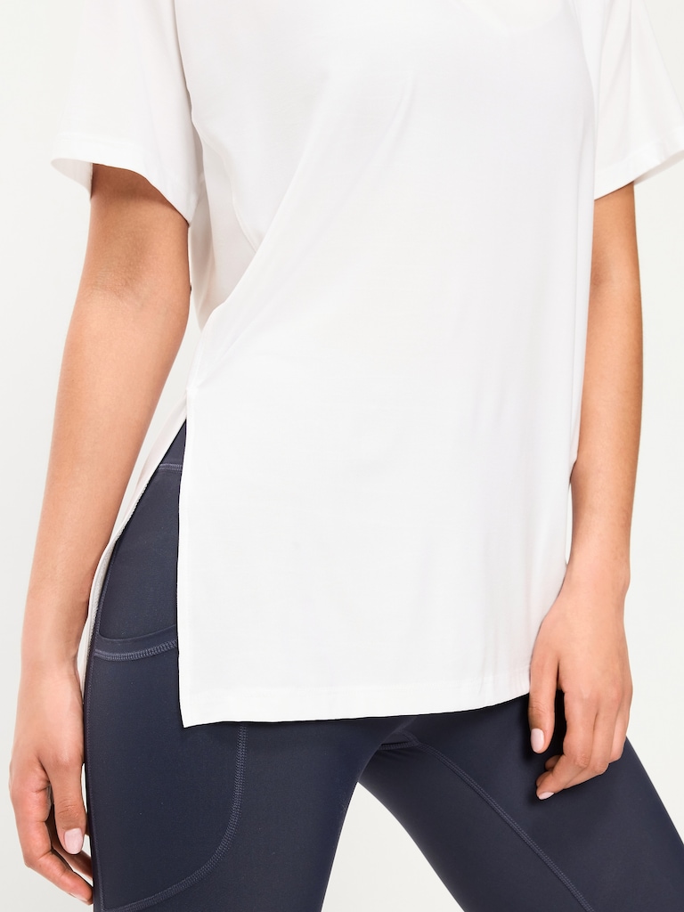 CloudMotion Short-Sleeve Tunic