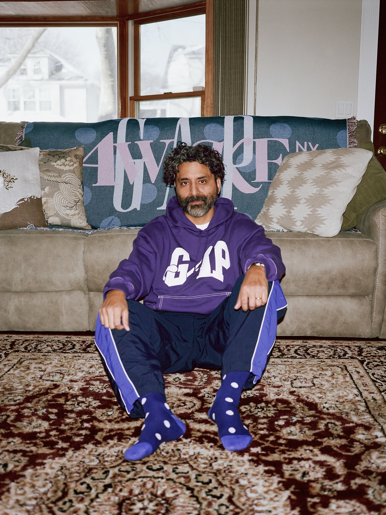 Gap × Awake NY ロゴ ドット ブランケット cn62204710.jpg?q=h&w=768
