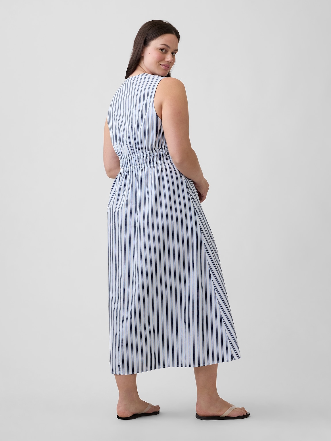Sleeveless Tie-Front Maxi Dress