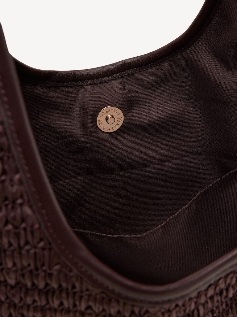 Besace surdimensionnée en raphia