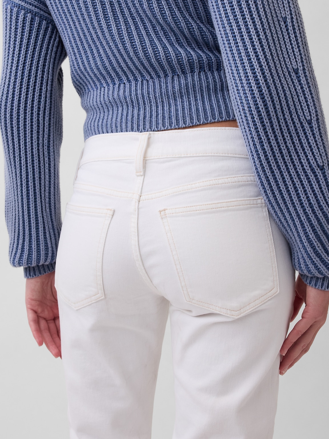 Low Rise '90s Slim Straight Jeans