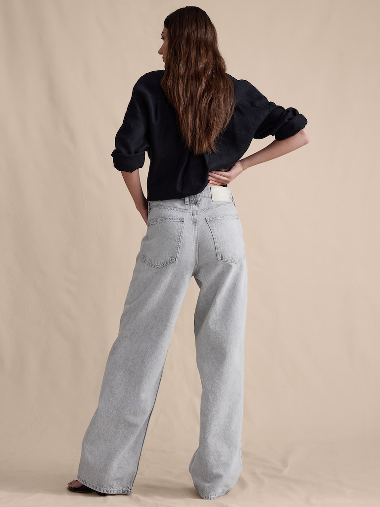 Mid-Rise Baggy-Straight Lightweight Jean