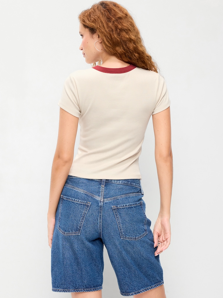 T-shirt court moulant