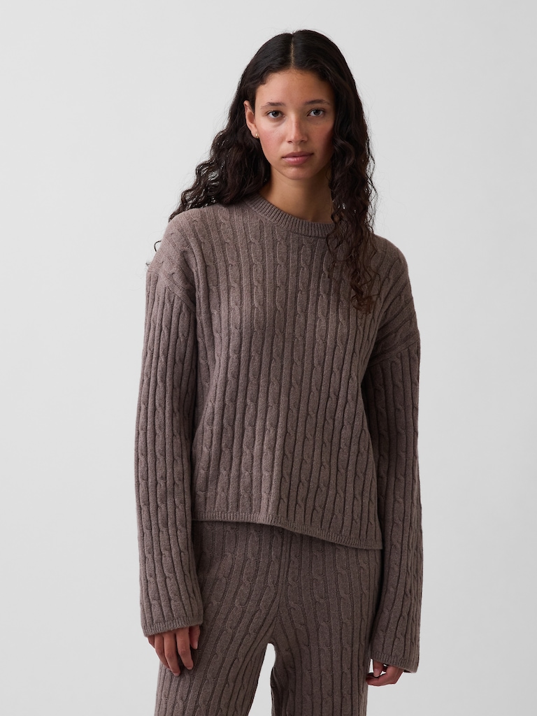 CashSoft Oversized Cable-Knit Sweater