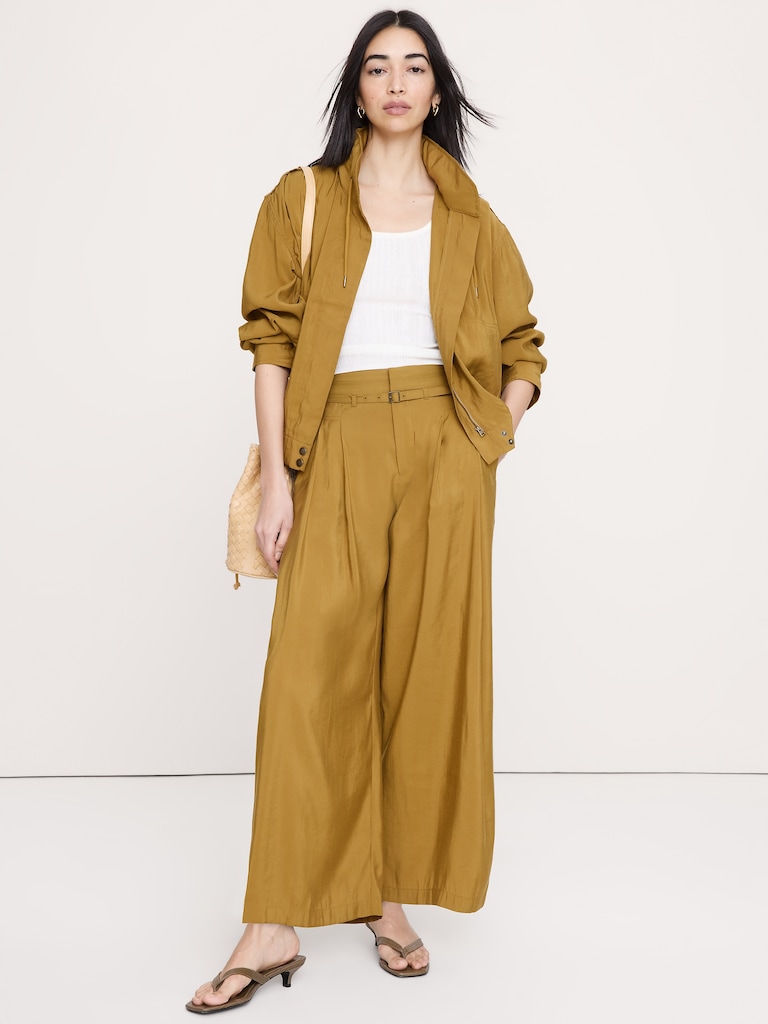 Pleated Wide-Leg Cropped Pant in Luster Twill