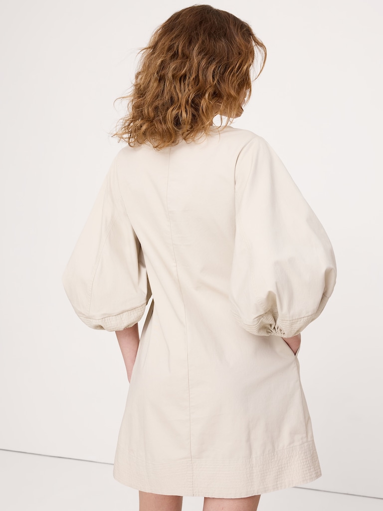 Robe courte à manches évasées en sergé de coton