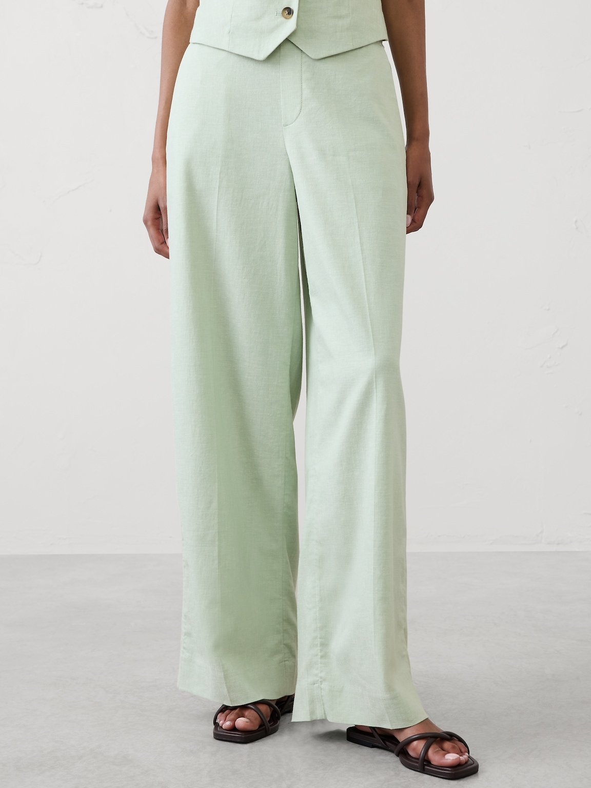 Wide-Leg High-Rise Linen-Blend Pant