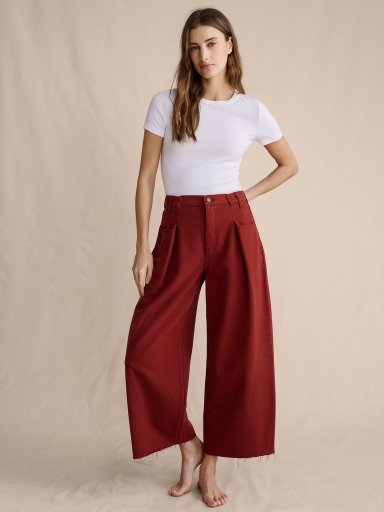 Mid-Rise Loose Pleated Crop Jean