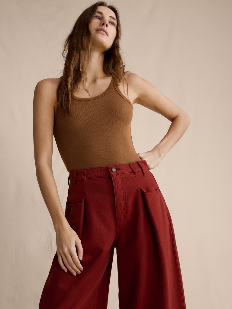 Mid-Rise Loose Pleated Crop Jean