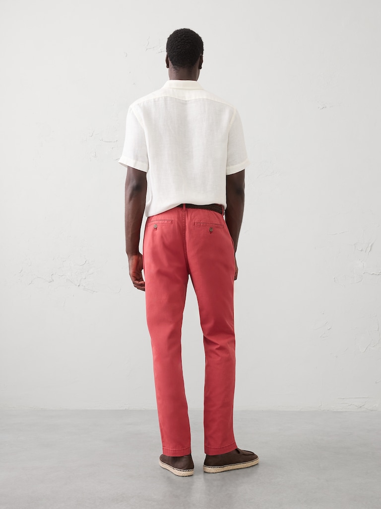 Athletic-Fit Summerweight Chino