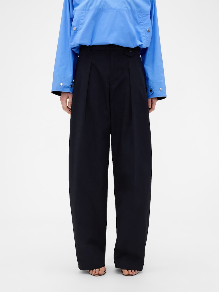 Gap × Victoria Beckham High Rise Pleated Arc Trouser