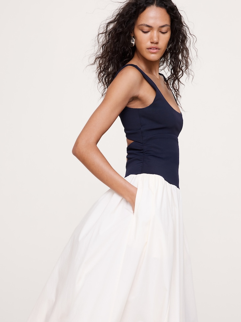 Robe longue en popeline de coton extensible effet sculptant