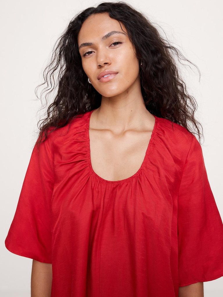 Robe courte en lin et viscose à encolure dégagée