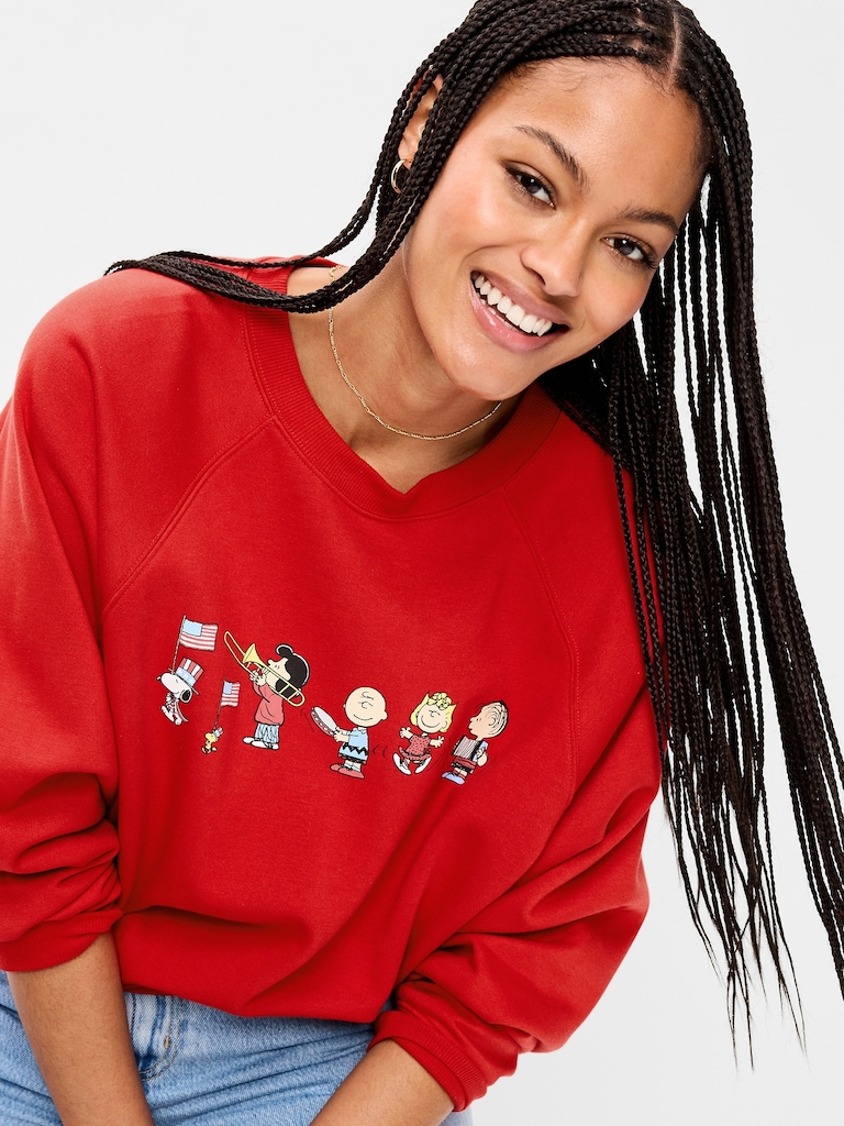 Oversized Raglan Graphic Sweatshirt