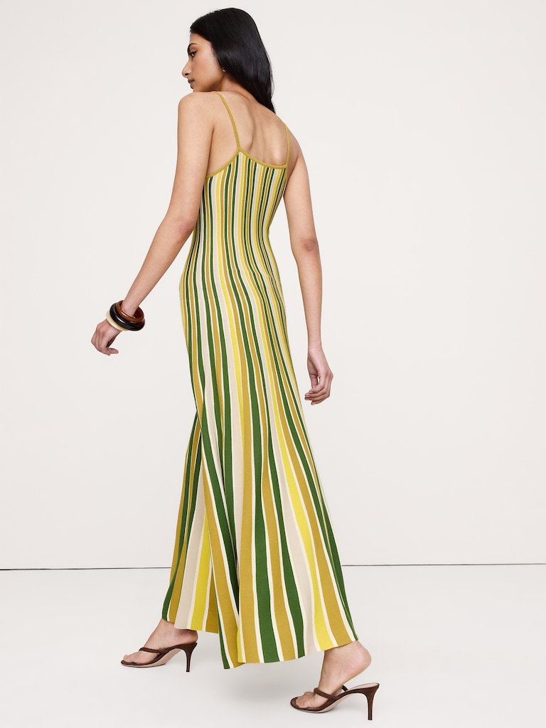 Robe longue rayée à effet sculptant