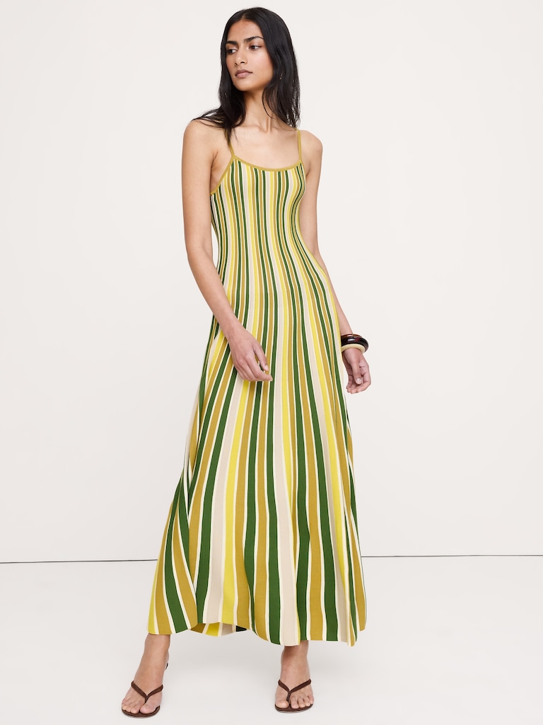 Robe longue rayée à effet sculptant