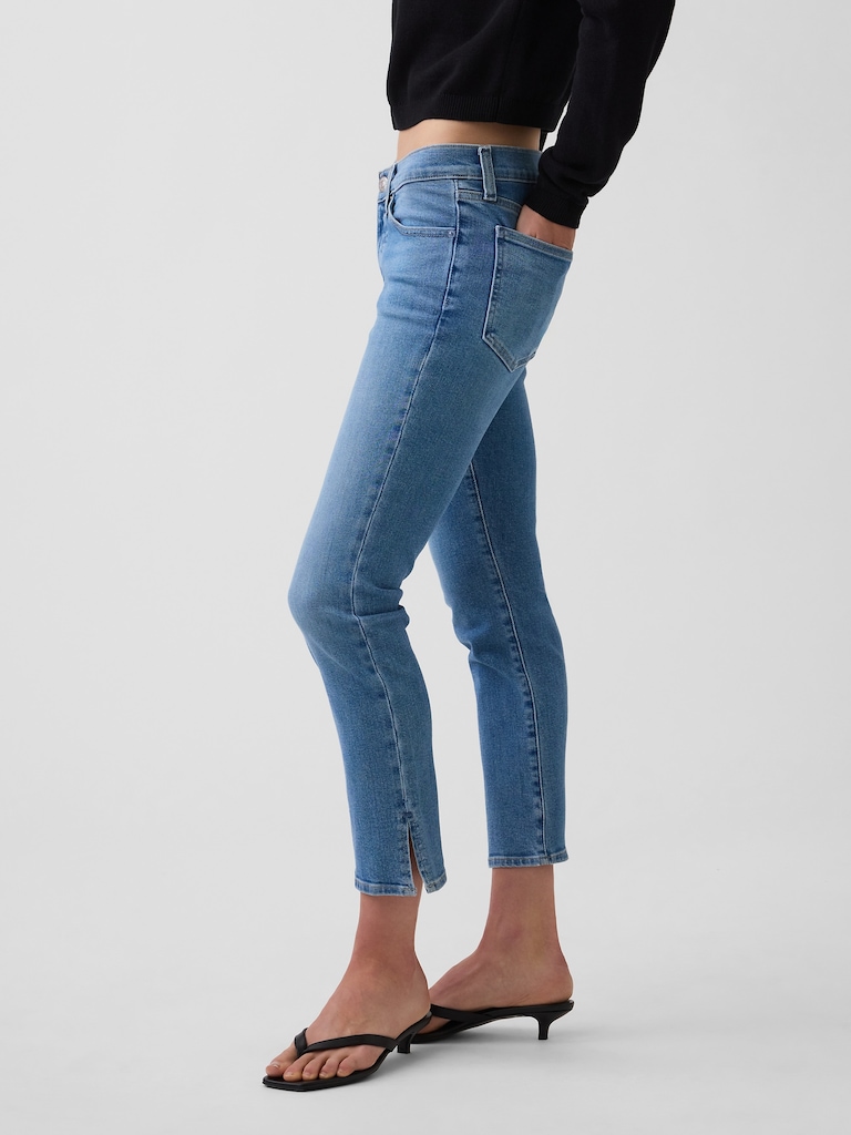 Low Rise Capri Jeans
