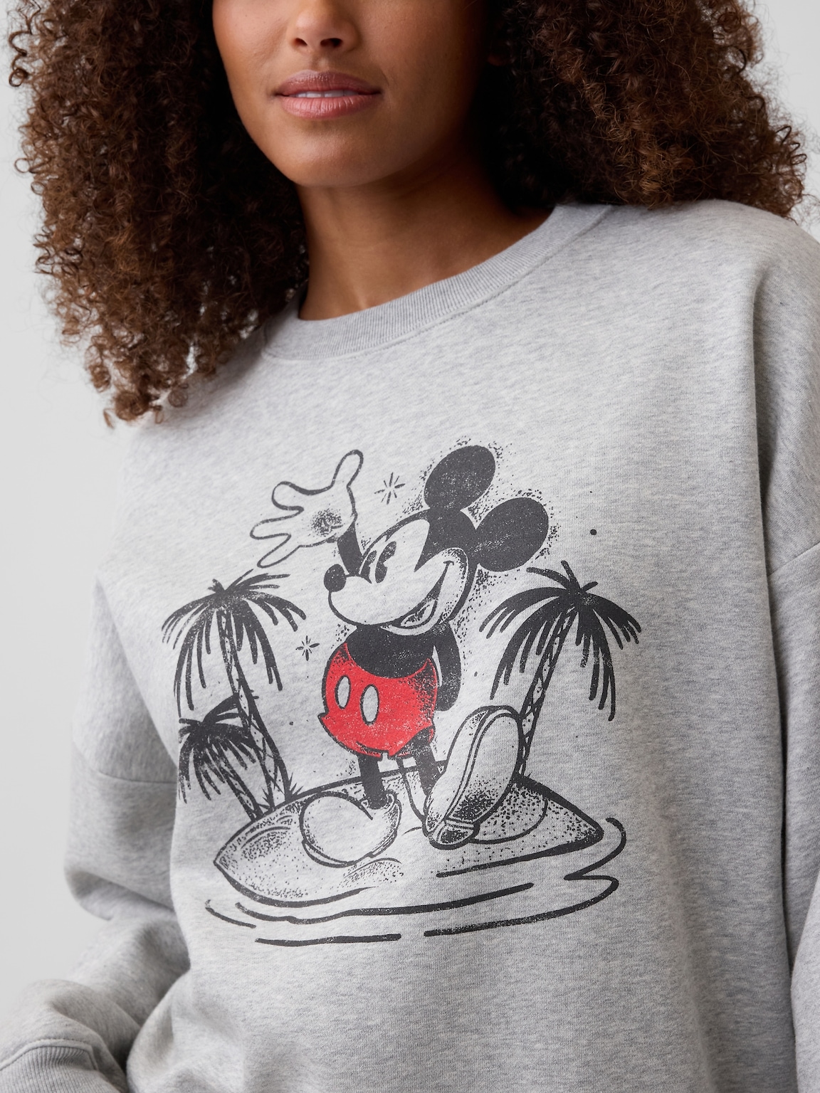 Gap × Disney Relaxed Graphic Sweatshirt