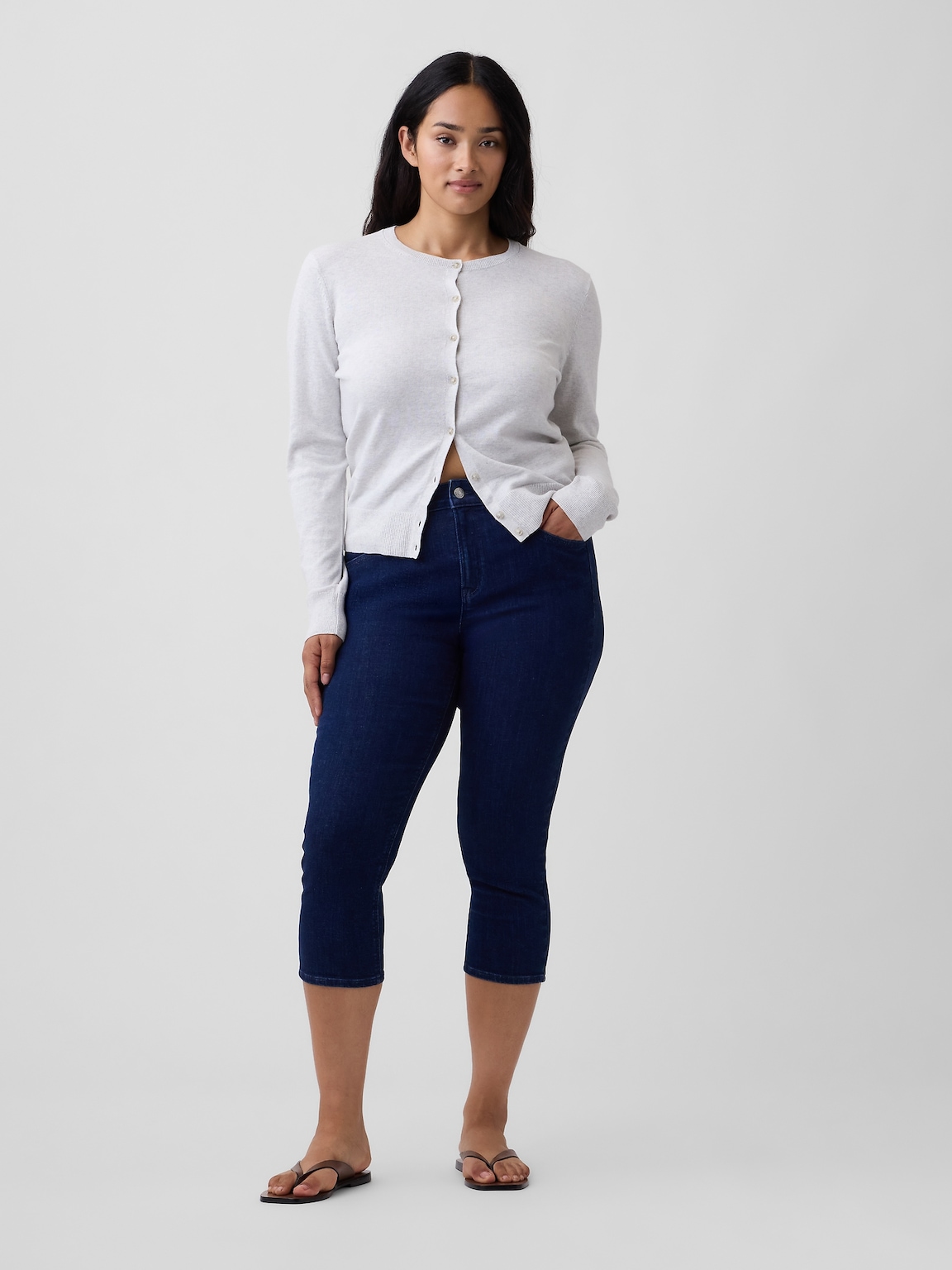 Mid Rise Universal Capri Jeans