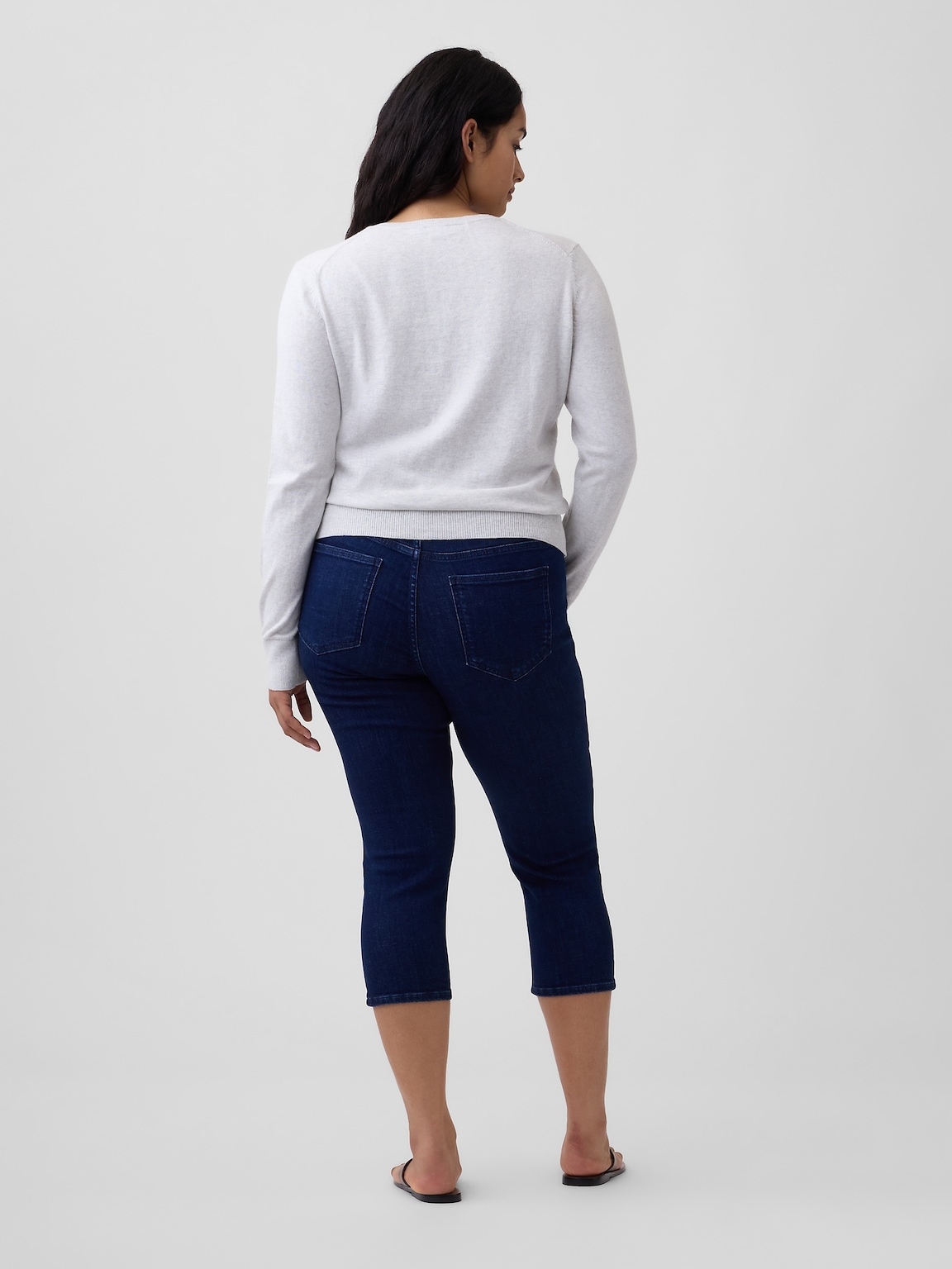 Mid Rise Universal Capri Jeans