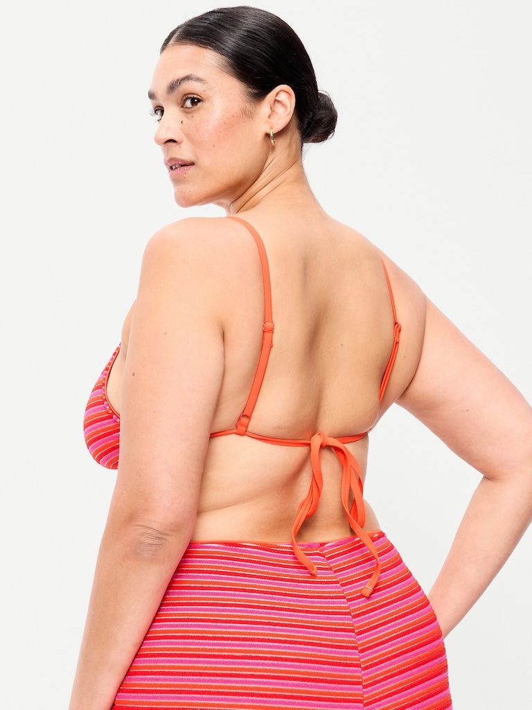 Haut de bikini noué au dos