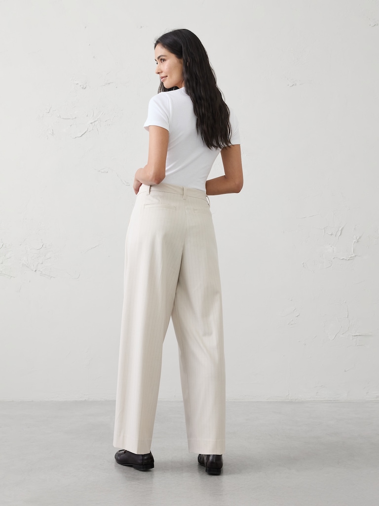 Straight-Leg Mid-Rise Relaxed Trouser