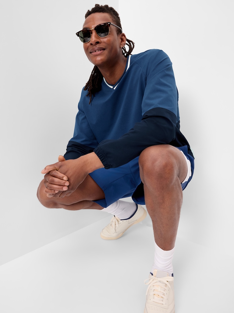 V-Neck Pullover Windbreaker