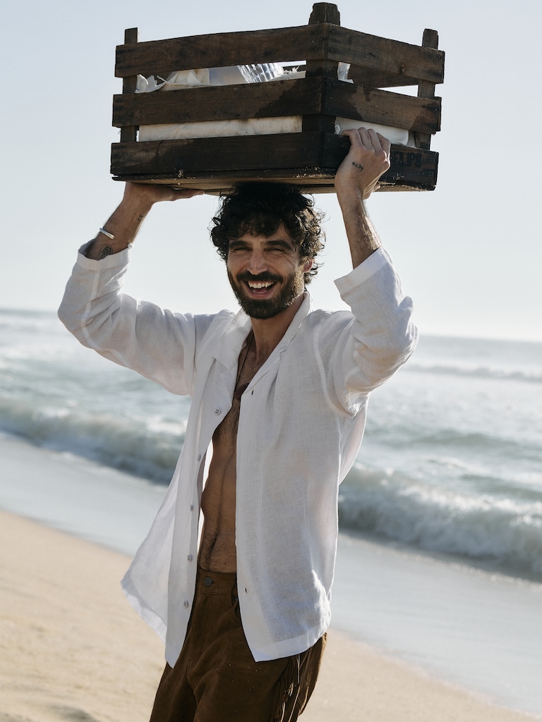 Relaxed-Fit Linen Long-Sleeve Resort Shirt