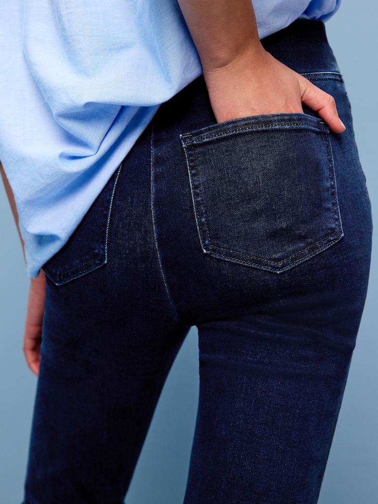 High-Waisted Weekender Pull-On Crop Flare Jeans