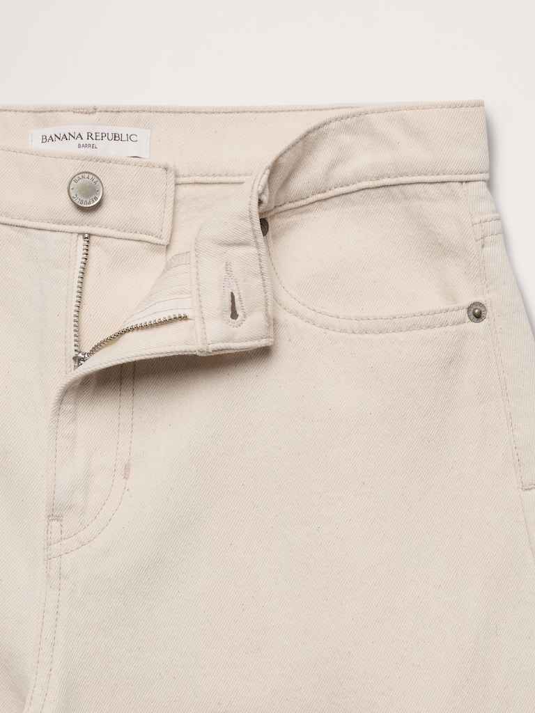 Mid-Rise Barrel Ankle Jean