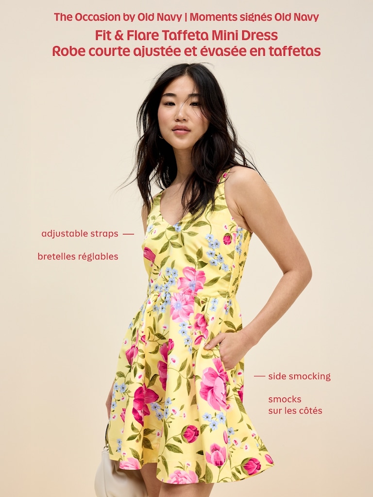 Robe courte ajustée et évasée à encolure en V en taffetas Moments signés Old Navy