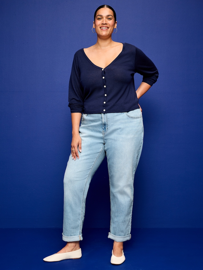 Mid-Rise Wow Boyfriend Straight Jeans