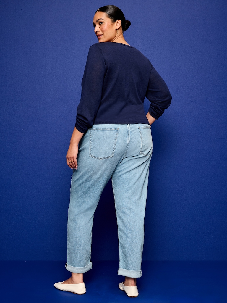 Mid-Rise Wow Boyfriend Straight Jeans