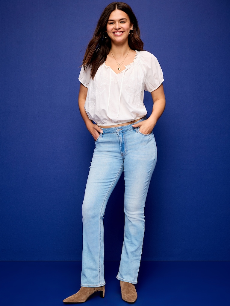 Mid-Rise Wow Boot-Cut Jeans