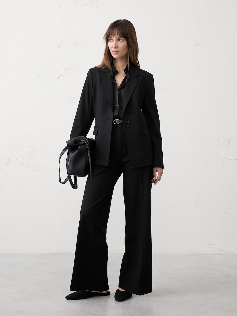 Sculpted Stretch Classic Blazer