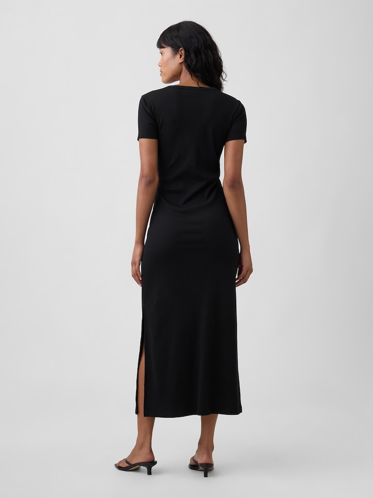Modern Ribbed Maxi Dress