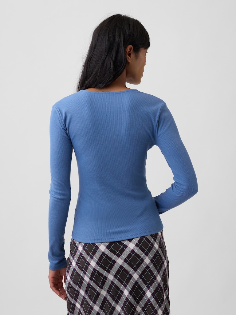 Fitted Ribbed V-Neck Top