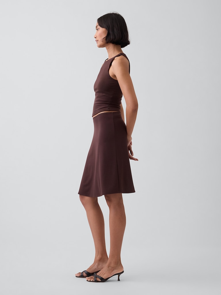 Easy Knee-Length Skirt