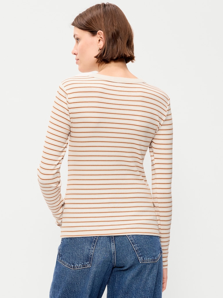 Snug Crew-Neck Long Sleeve T-Shirt