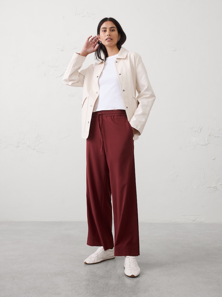 Wide-Leg Mid-Rise Airstretch Pant