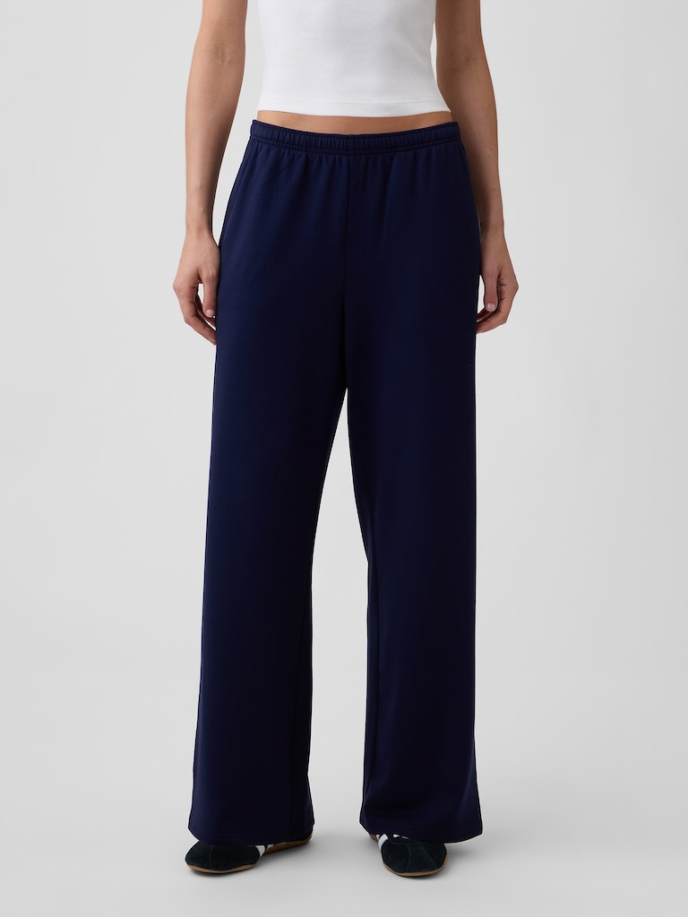 CloudLight Relaxed Wide-Leg Sweatpants
