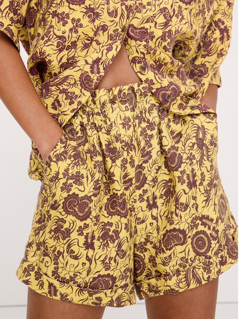 3.5" Paperbag-Waist Pull-On Linen Short